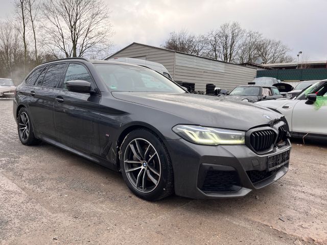 BMW 530 d xDrive M Sport HEAD UP KAM PANO LASER AHK