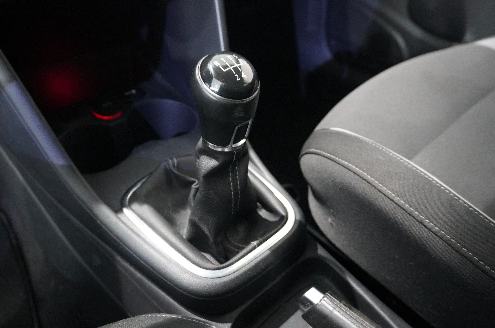 Fahrzeugabbildung Volkswagen Polo V 1.2 LIFE 5-TÜR KLIMA/SHZ/ALU/TEMP./SPORT