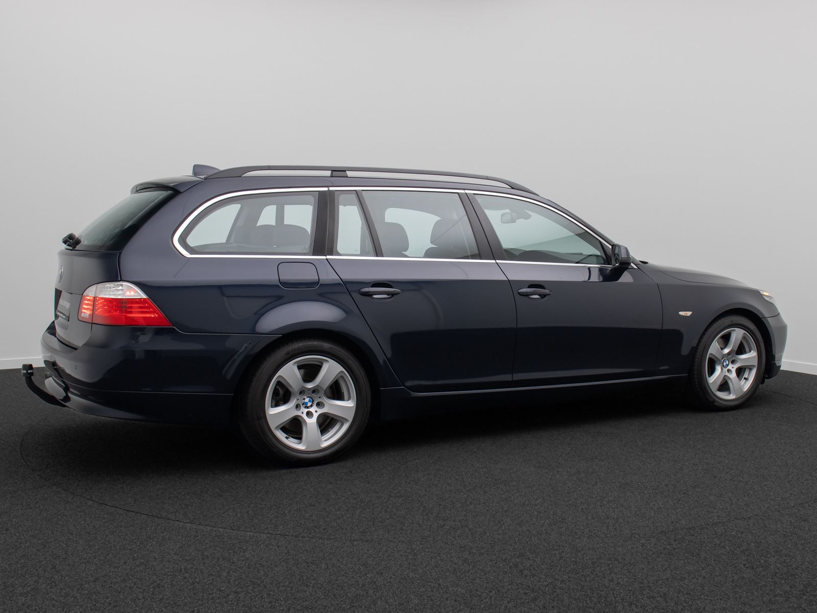 Fahrzeugabbildung BMW 520d Special Edition PDC NaviPro Memory Tempomat
