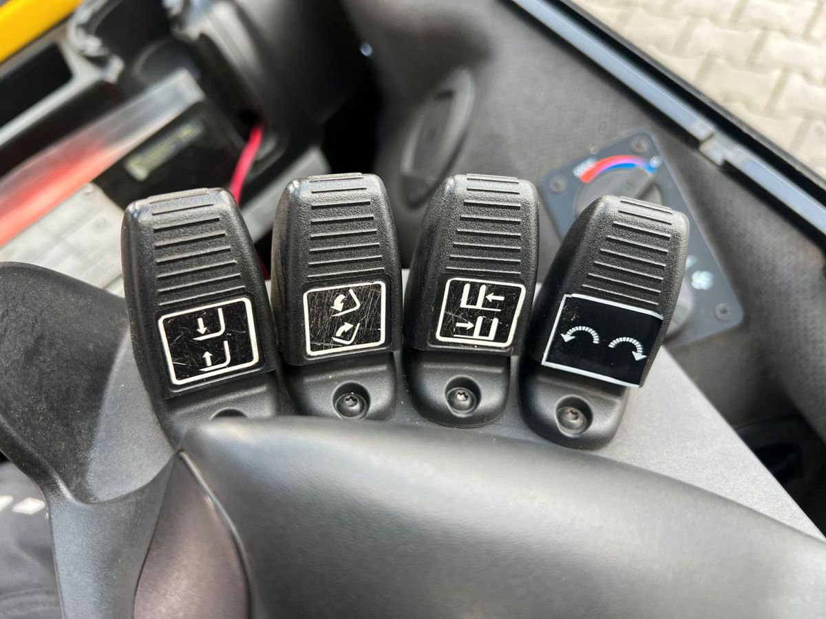 Fahrzeugabbildung Hyster H3.5 FT / Drehgerät / Hubhöhe: 3.61m / nur 970h!