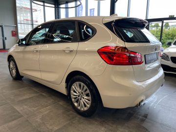 BMW 218d Active Tourer *NAVI*1.HAND*19%*PDC*SHZ*
