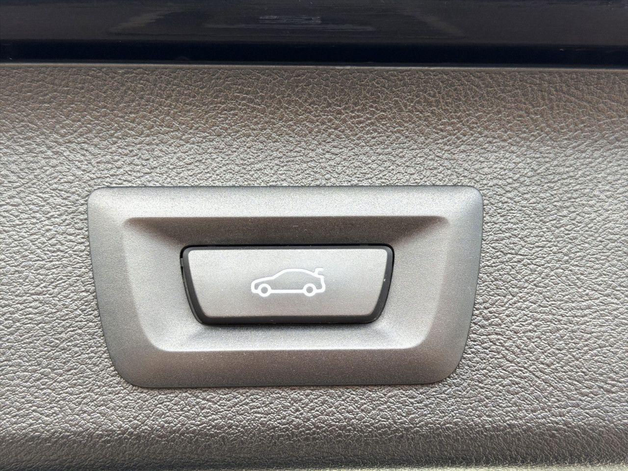 BMW 520d xDrive Tour LCProf Pano AHK St&Go RFK H/K