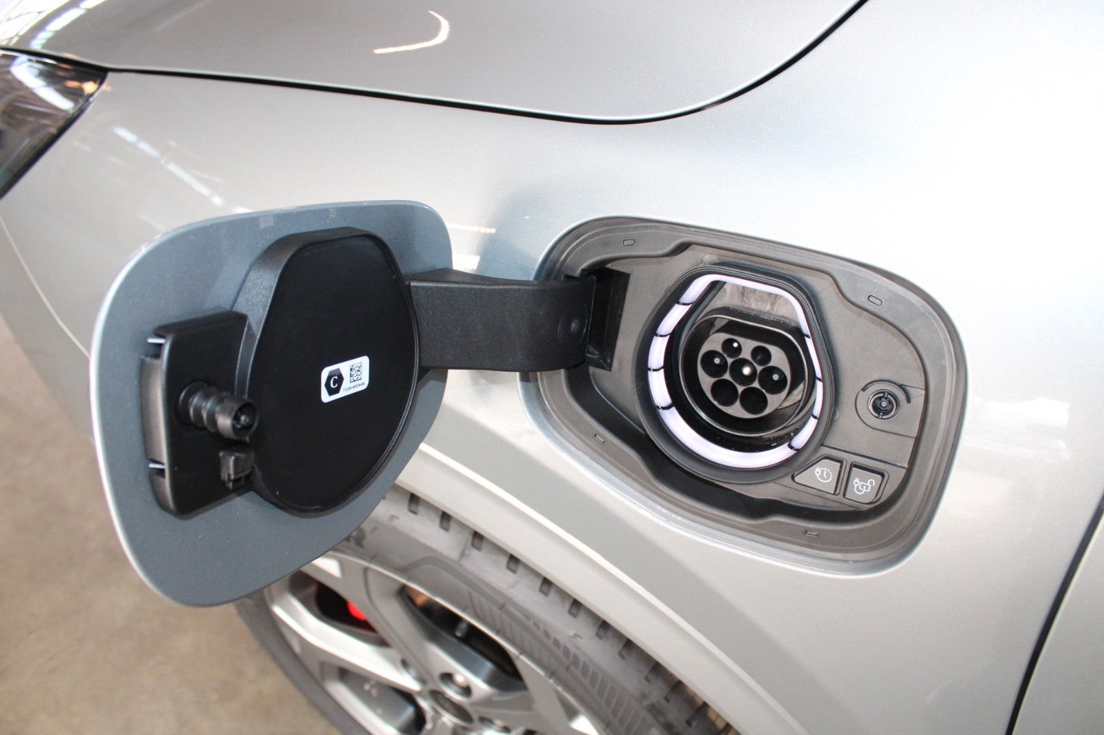 Fahrzeugabbildung Ford Kuga PHEV ST-LINE X NAVI Kamera Winter Paket