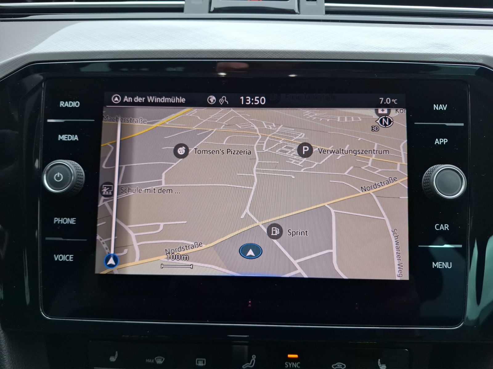 Fahrzeugabbildung Volkswagen Passat Variant TDI Business DSG LED Navi ACC RFK