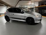 Peugeot 206  Baujahr 2004  Top gepflegt - Peugeot 206 in München