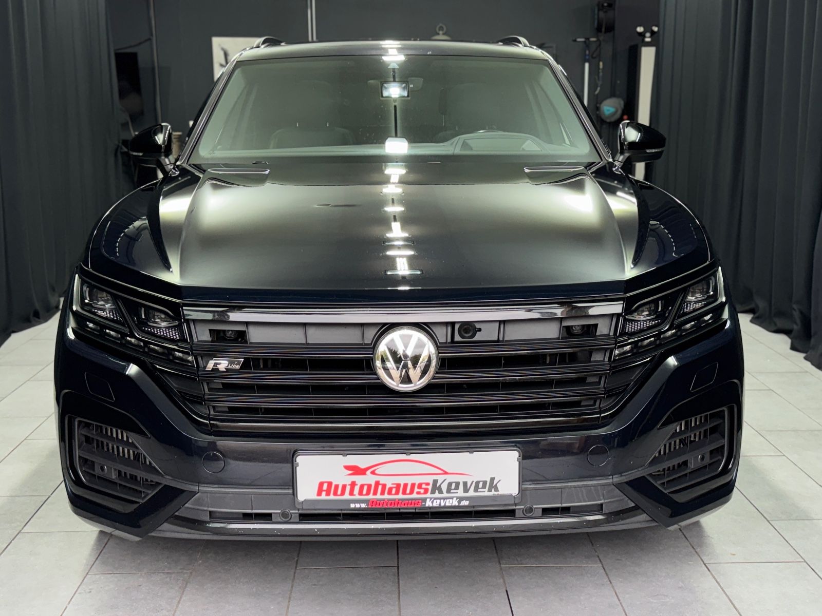 Fahrzeugabbildung Volkswagen Touareg 4.0 TDI V8 Atmosphere 4Motion|R-LINE|AHK