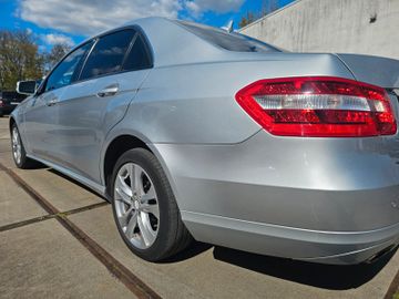 Mercedes E 200 - 12