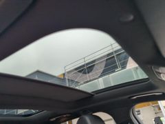 MERCEDES-BENZ C 220 d T Avantgarde~MultiBea.~Pano~Burm~HuD