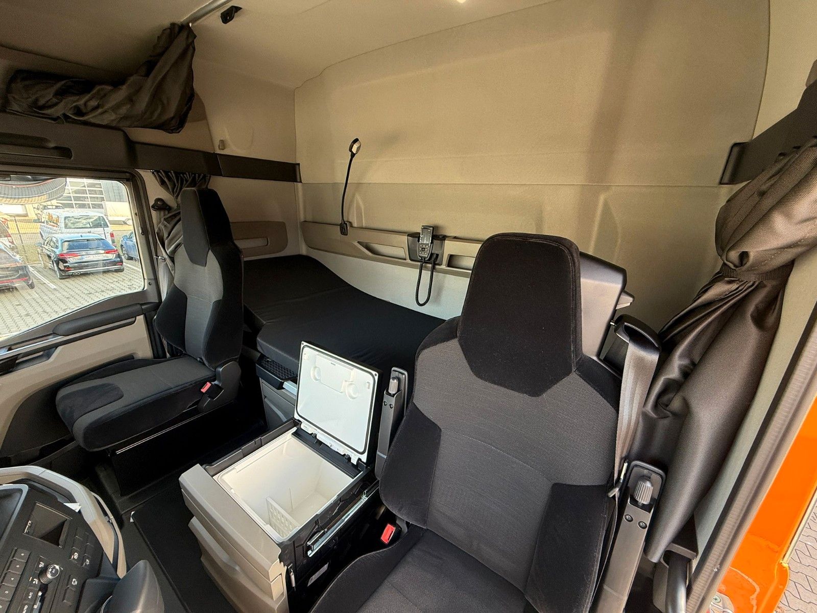 Fahrzeugabbildung MAN TGX 18.520 4x2H BL Kommunal Hydr.  Winterdienst