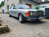 Mercedes-Benz Mercedes W123 230er - Mercedes-Benz 230 in Düsseldorf