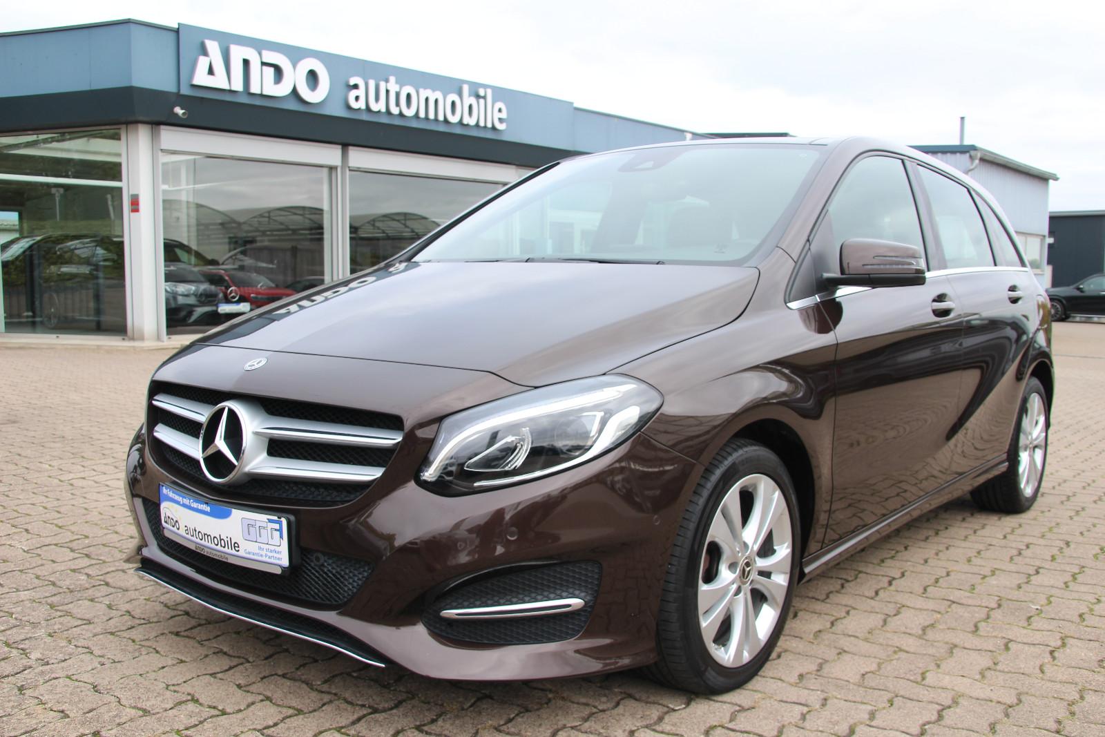 Mercedes-Benz B 200 Urban Style Edition LED/Navi/LED/AHK/Pano