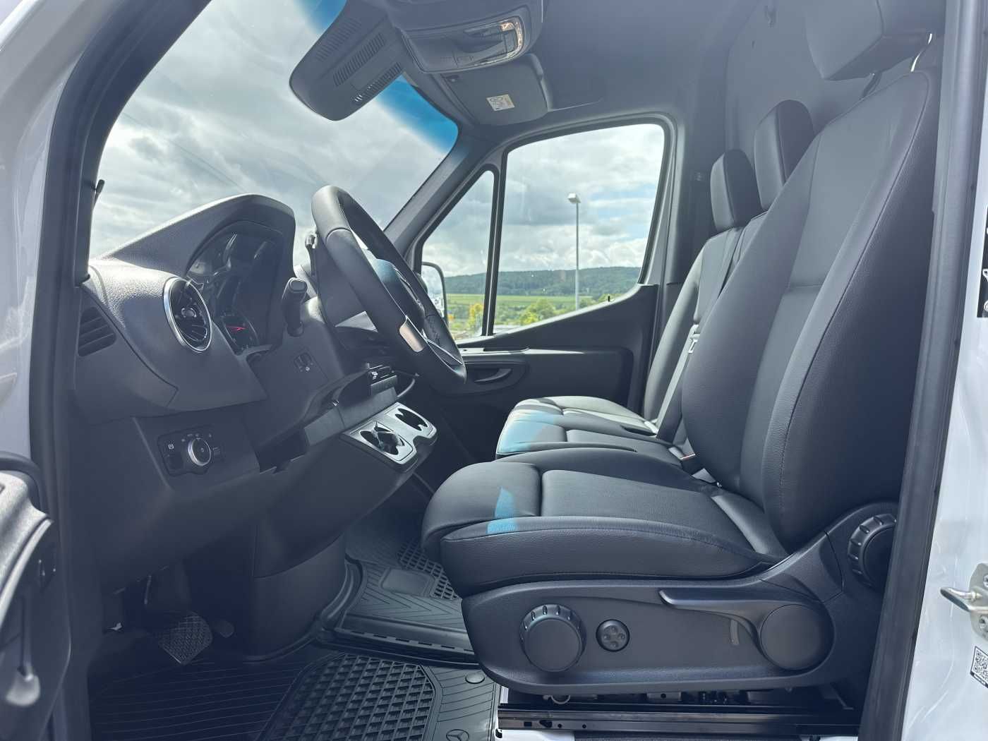 Fahrzeugabbildung Mercedes-Benz Sprinter 319 CDI 4x4 4325 Kamera LED SHZ MBUX