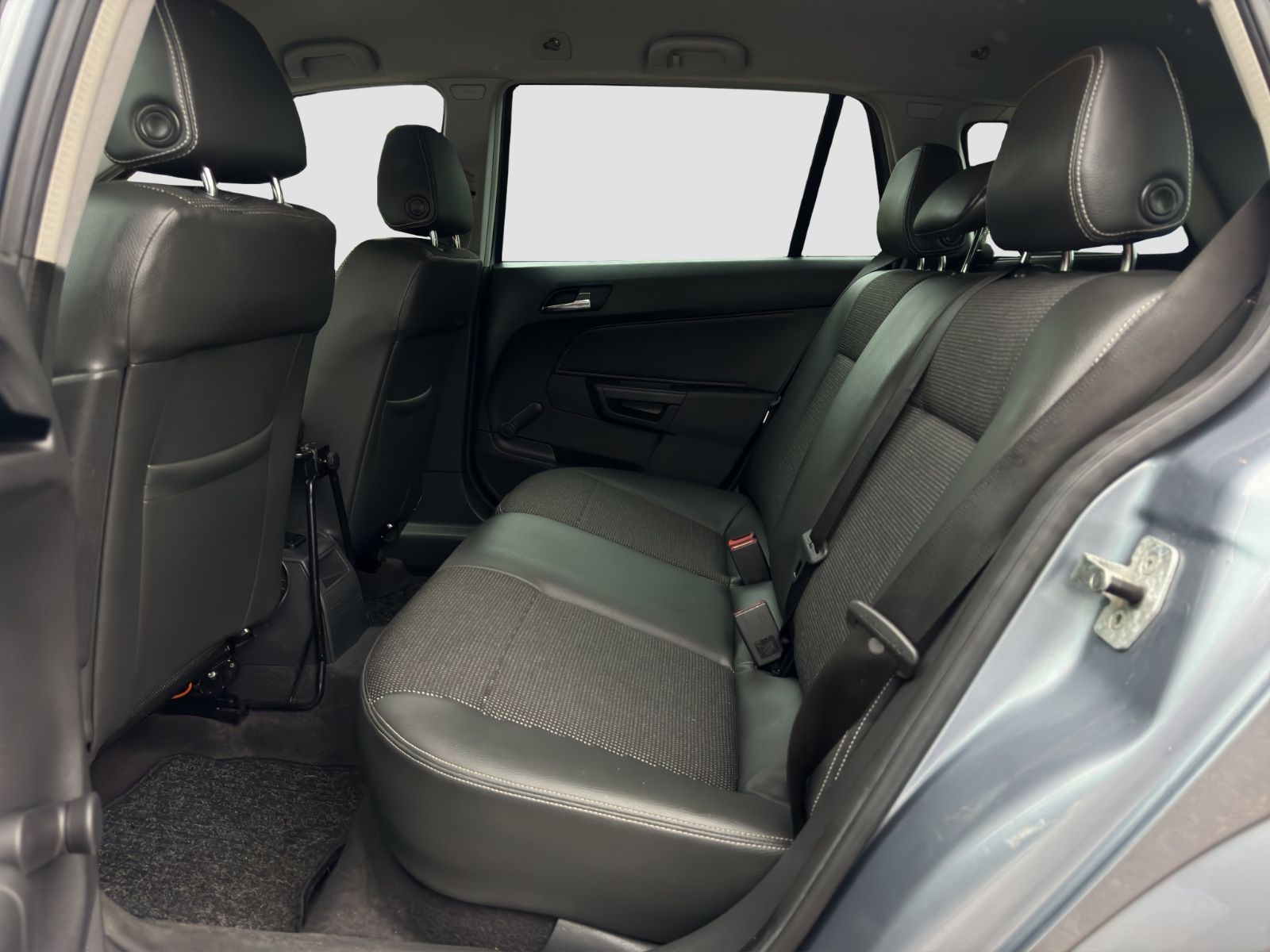 Fahrzeugabbildung Opel Astra Station Wagon/PDC/Tempom./Klimaautom.