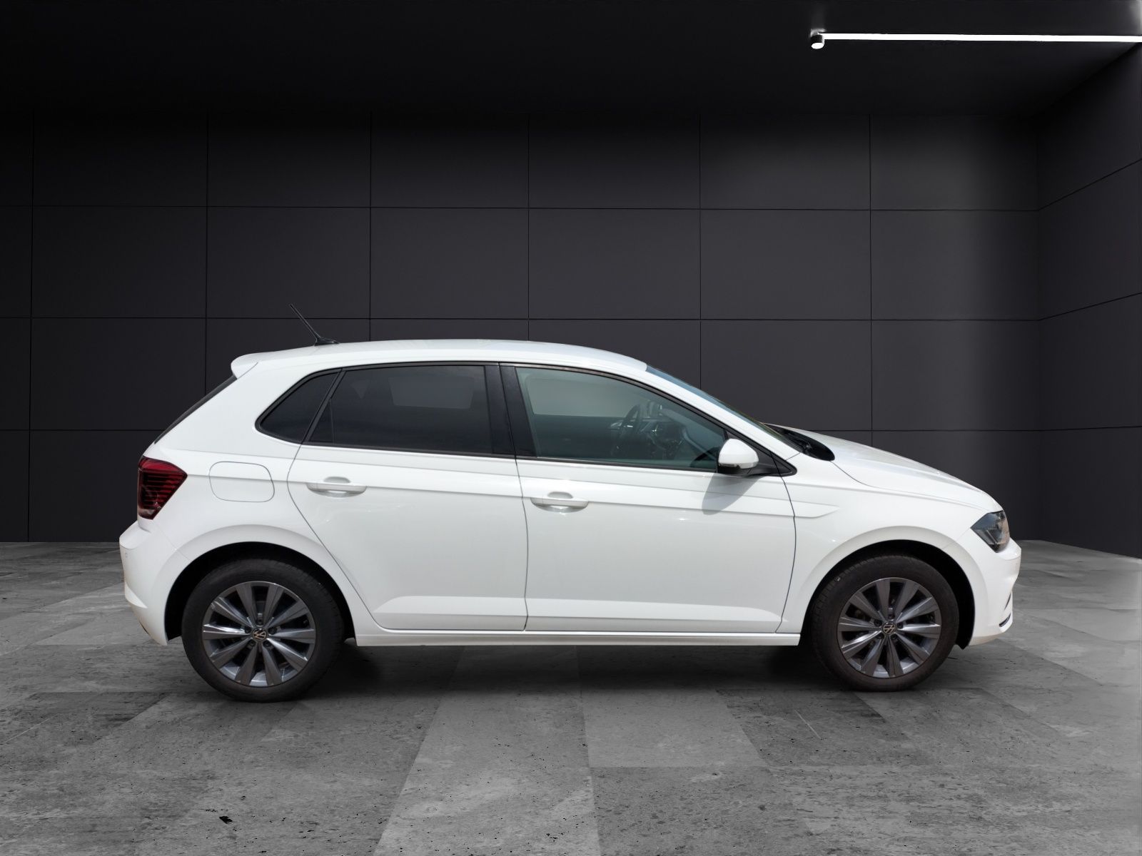 Fahrzeugabbildung Volkswagen Polo VI Highline TSI DSG LED ACC SHZ PDC WeConne