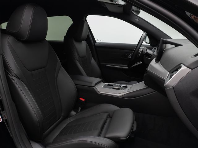Foto Nummer 36: BMW 320d