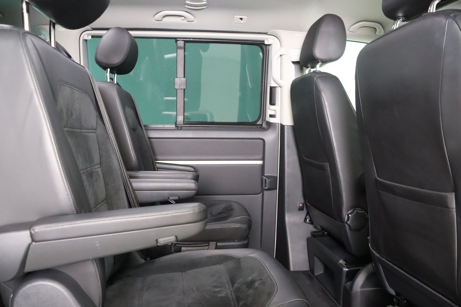 Fahrzeugabbildung Volkswagen T6 2.0 TDI Multivan Highl. * ACC 2xSchiebet LED