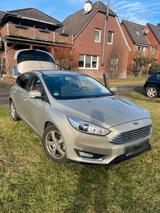 Ford Focus 5 Türer wenig Kilometer TÜV neu - Ford Focus: Türer