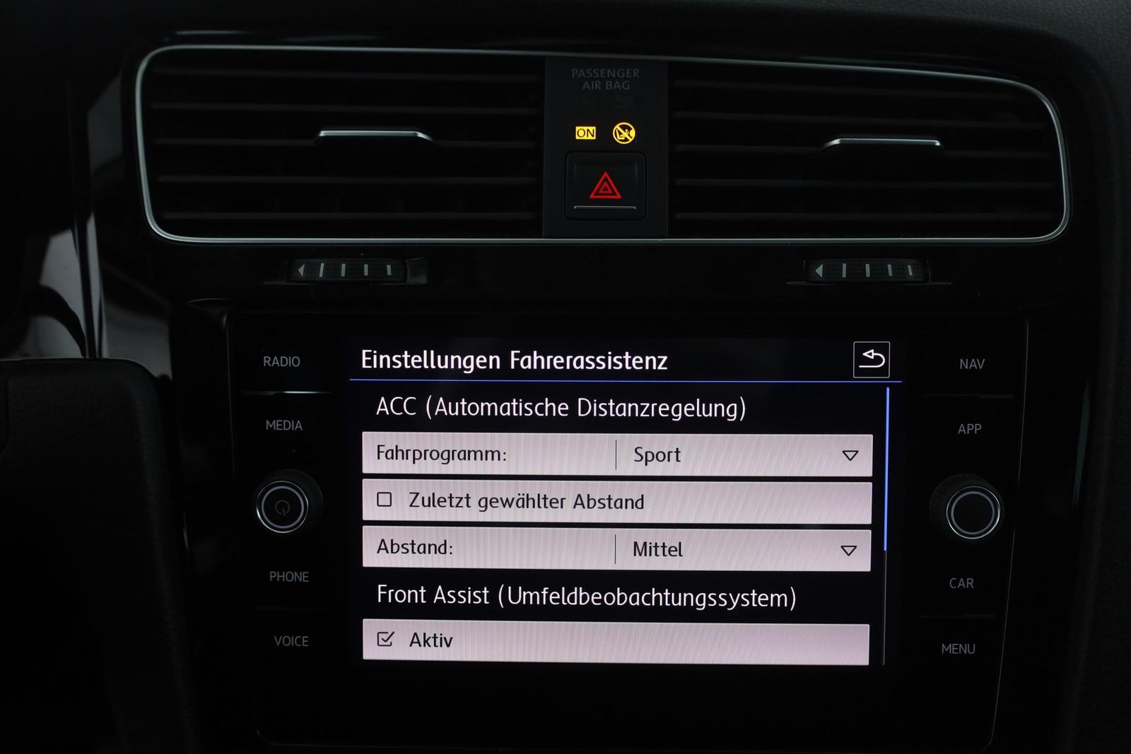 Volkswagen Golf VII 1.4 TSI R-Line LED ACC Kamera PDC Navi