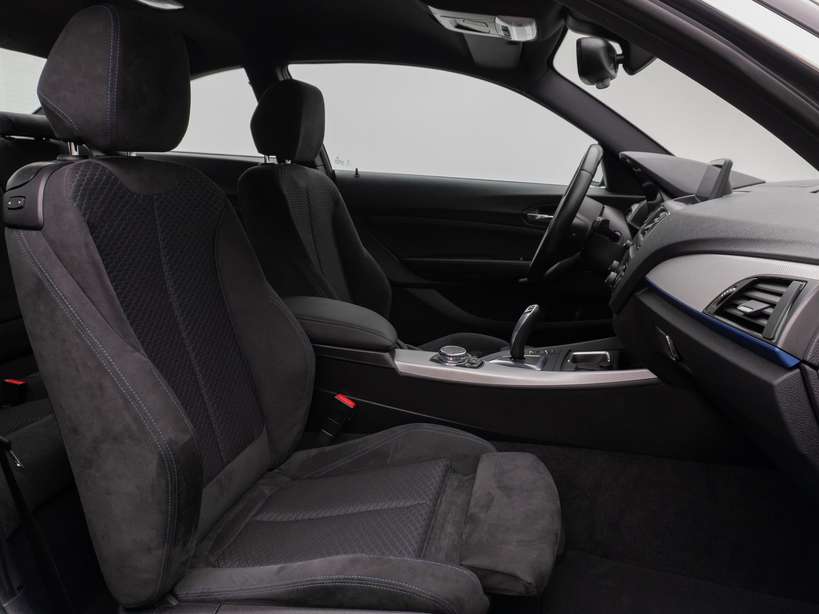 Fahrzeugabbildung BMW 228i Coupé M Sport NaviPro DAB HiFi Xenon PDC