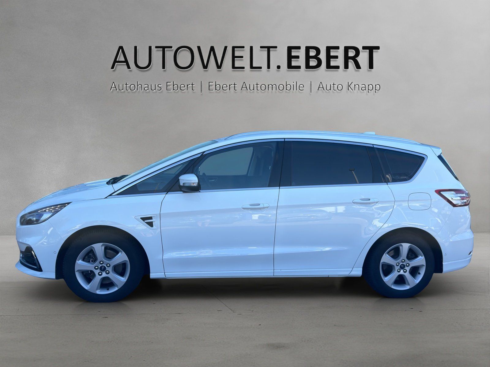 Fahrzeugabbildung Ford S-Max 2.0 EB Titanium Allrad Standh RFK SH AHK