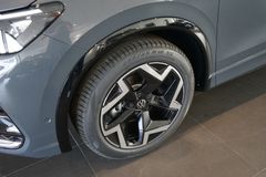 VW Tiguan 1.5 eTSI R-Line | LED Plus | Navi | AHK VW Tiguan 1.5 eTSI R-Line | LED Plus | Navi | AHK