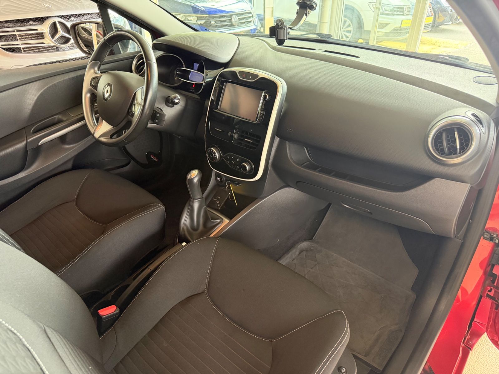 Fahrzeugabbildung Renault Clio IV Limited