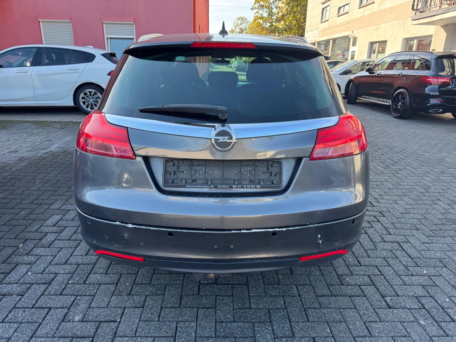 Opel Insignia 2011 — двигун 1.956 cm³, 131 HP (96kW)