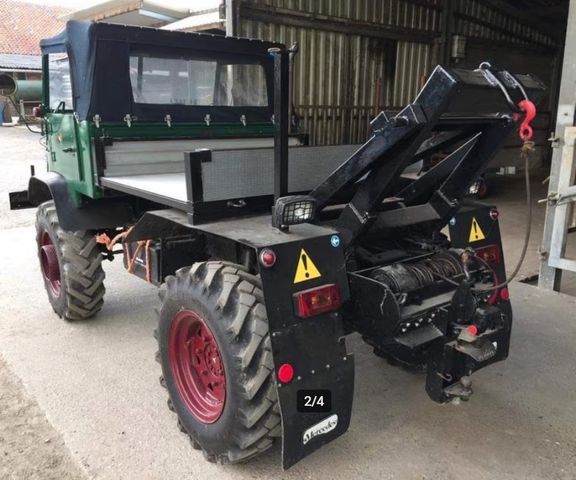 Unimog 411 mit Pritsche und SEILWINDE