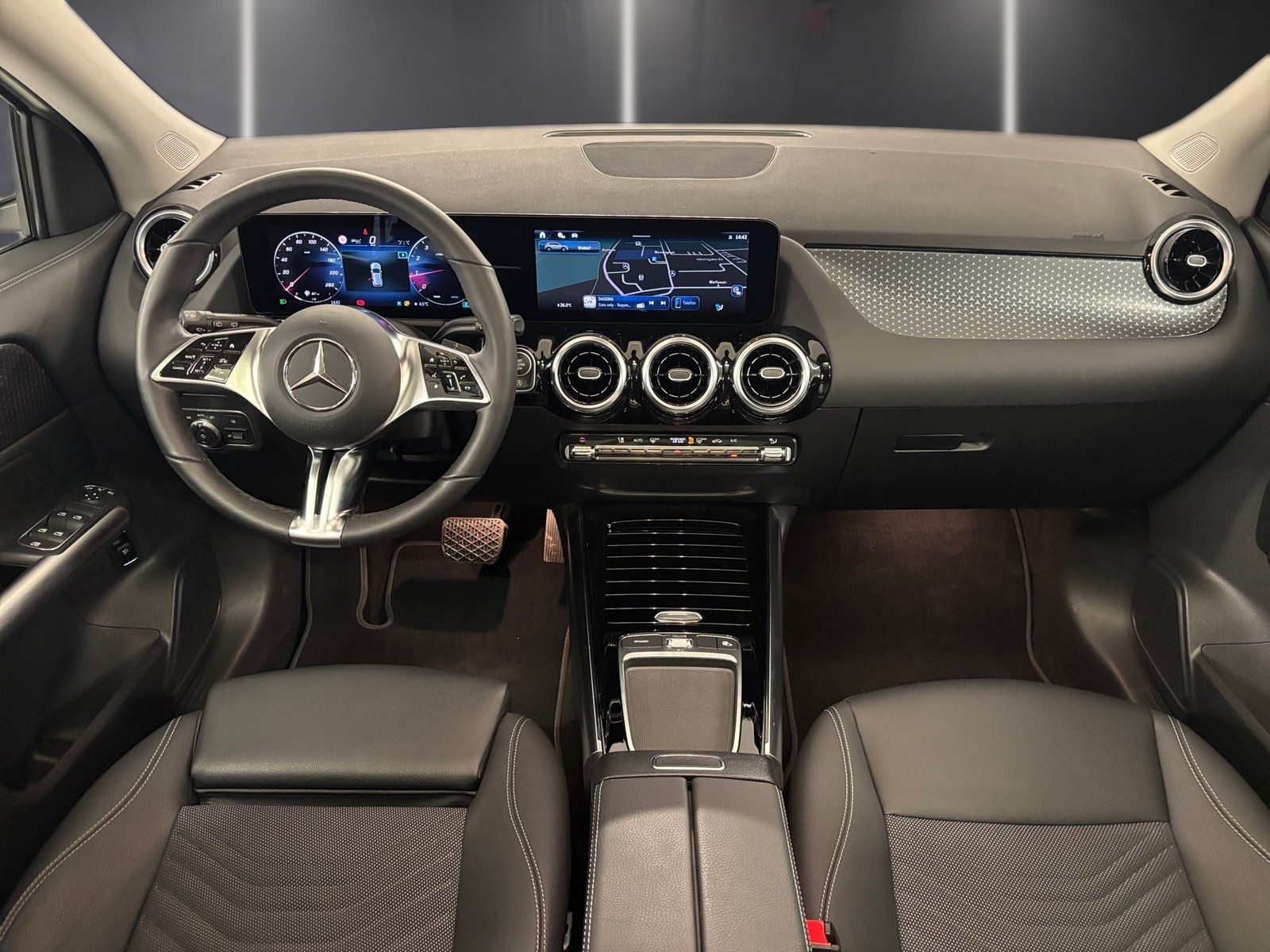 Fahrzeugabbildung Mercedes-Benz GLA 200 Progressive*Pano*Distro*Totwink*LED*Kam*