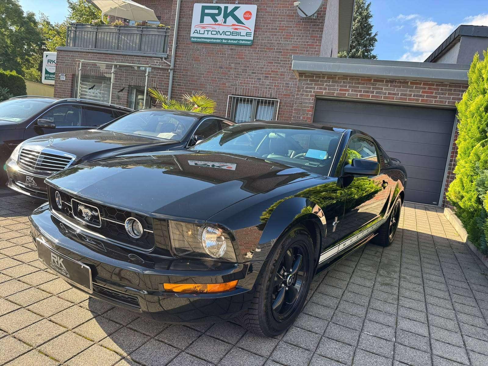 Ford Mustang Pony Paket mit Schaltgetriebe