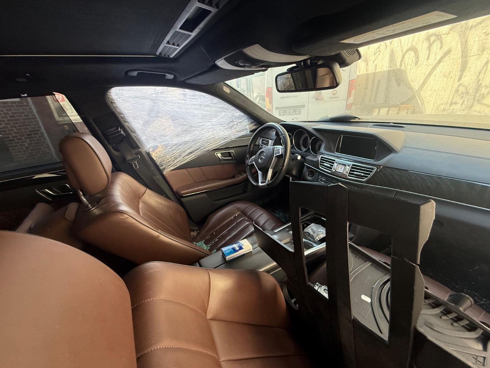 Mercedes-Benz E400 2015 — photo 9