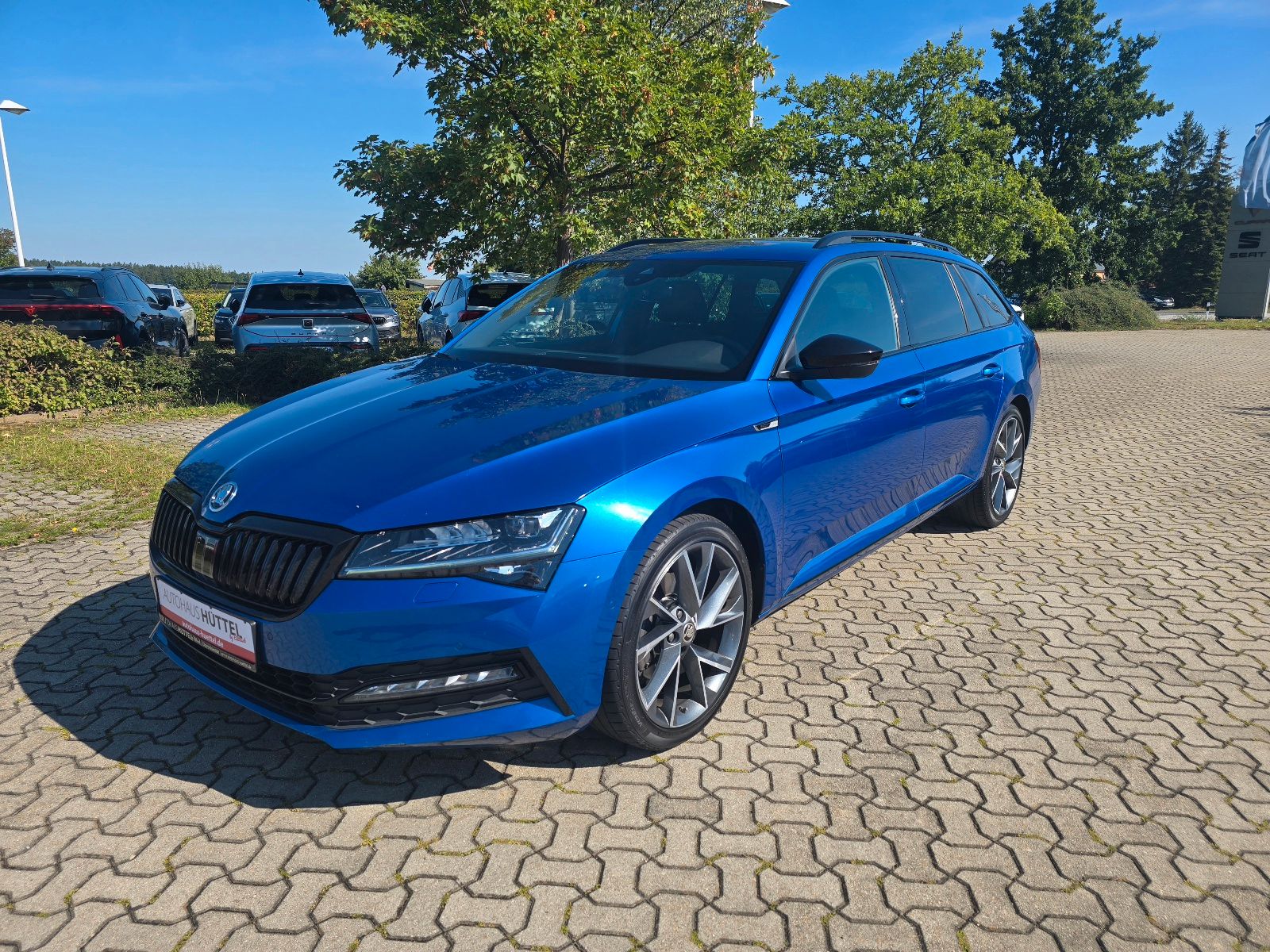 Fahrzeugabbildung SKODA Superb Combi Sportline 4x4 Matrix Navi ACC DCC 4