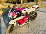 Honda CBR 1000 RR (TÜV 2027) mit Accessoires