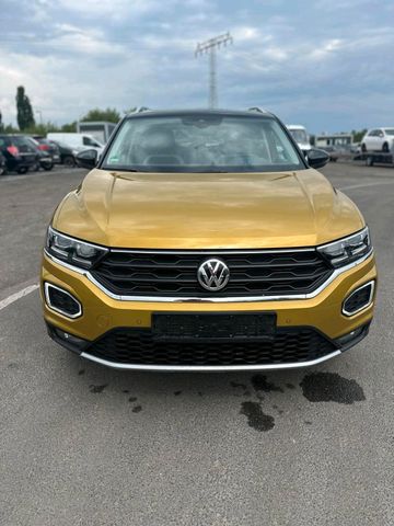VW VW T-ROC 4X4  2,0 BENZIN  190 PS PANO