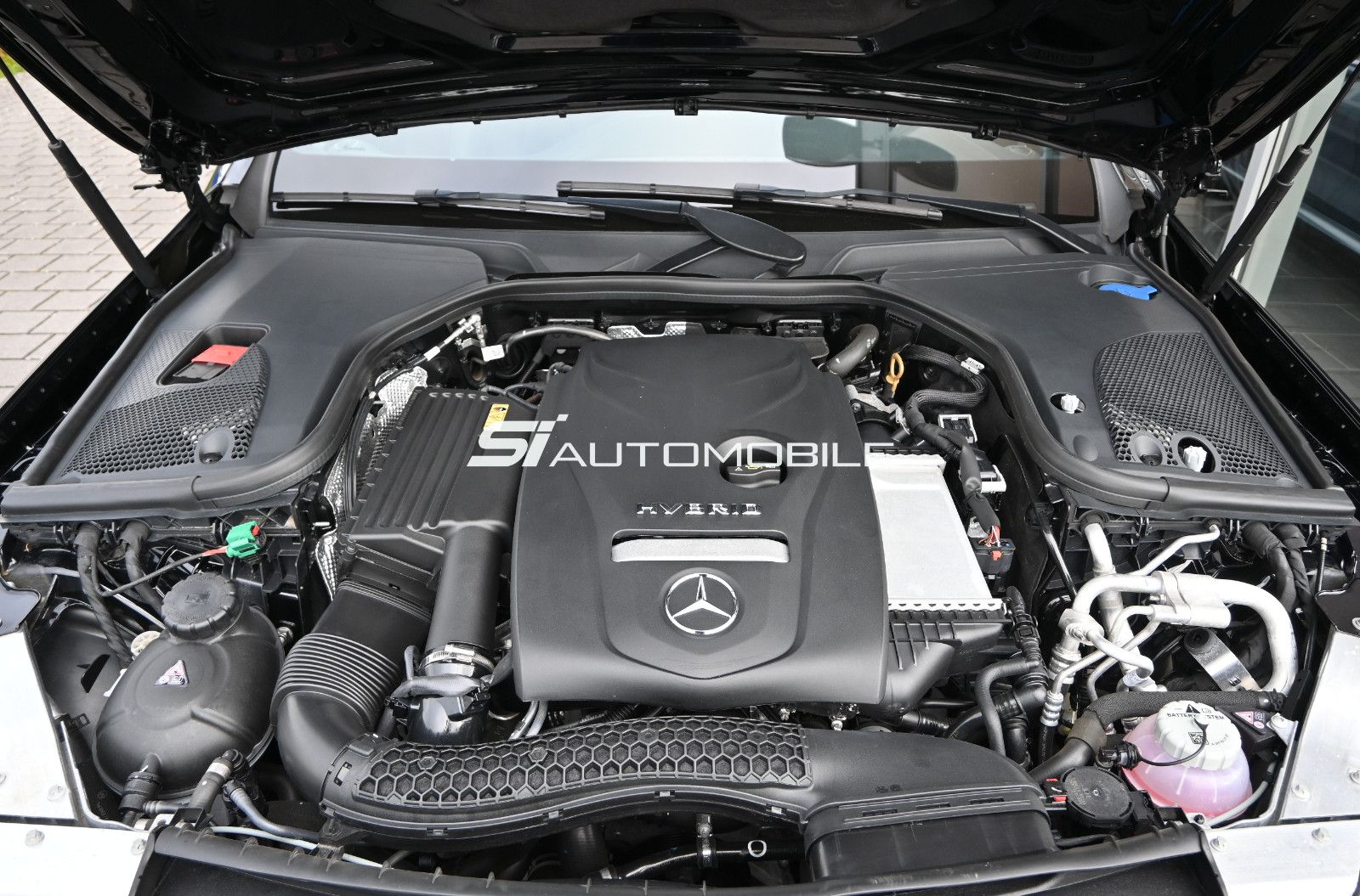 Fahrzeugabbildung Mercedes-Benz E 300 e Lim. °NIGHT°ACC°PANO°MULTIBEAM°8-FACH°