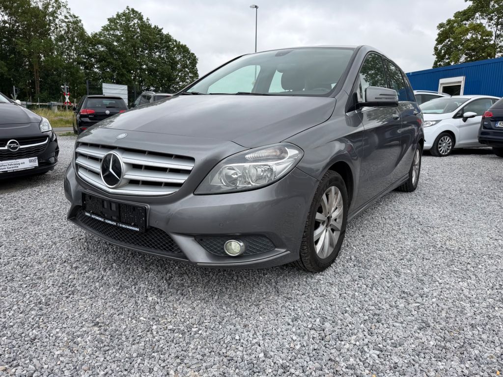Mercedes-Benz B 180
