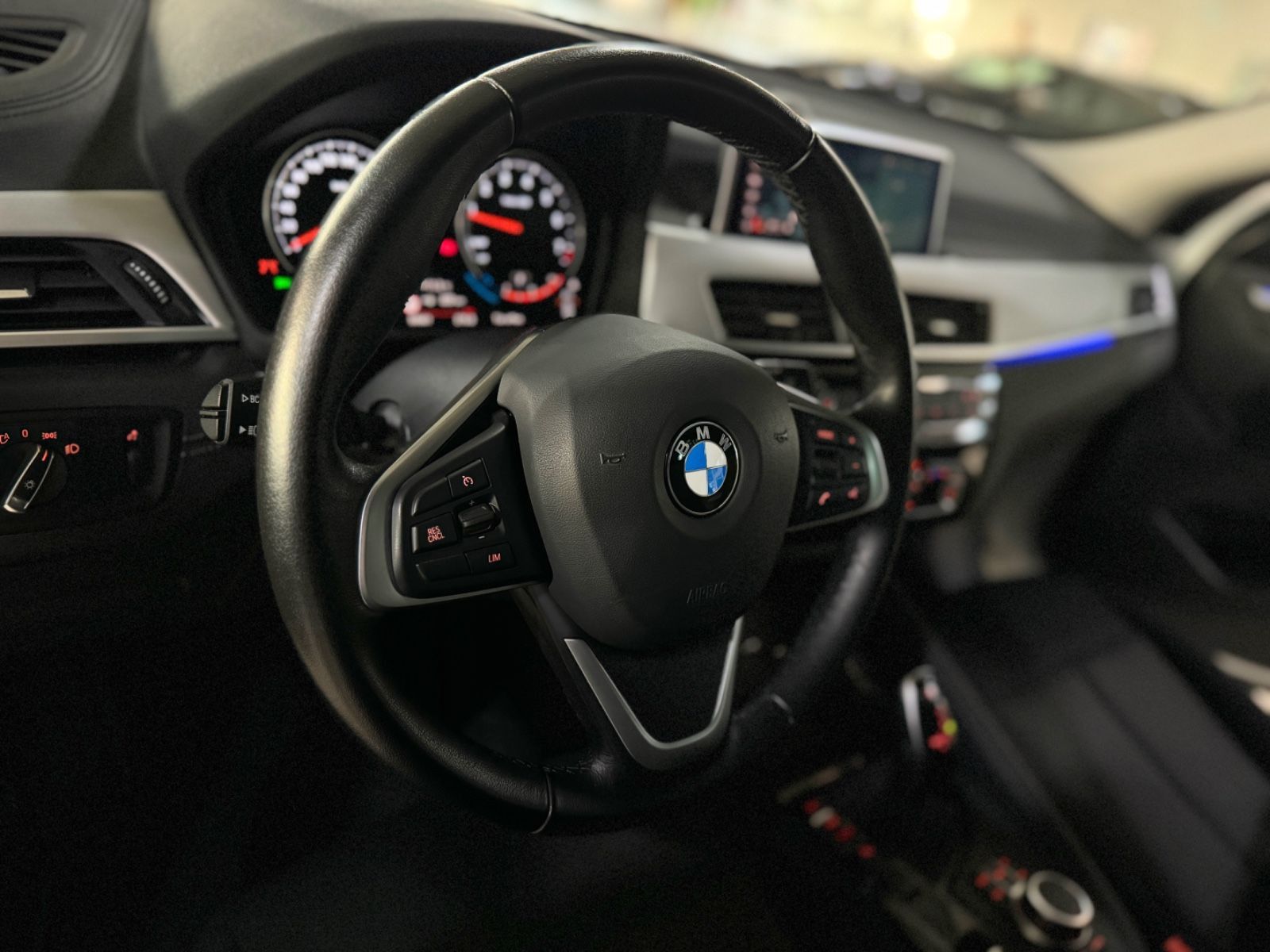 Fahrzeugabbildung BMW X2 sD20i Kamera HiFi Alarm LED Navi AHK Panorama