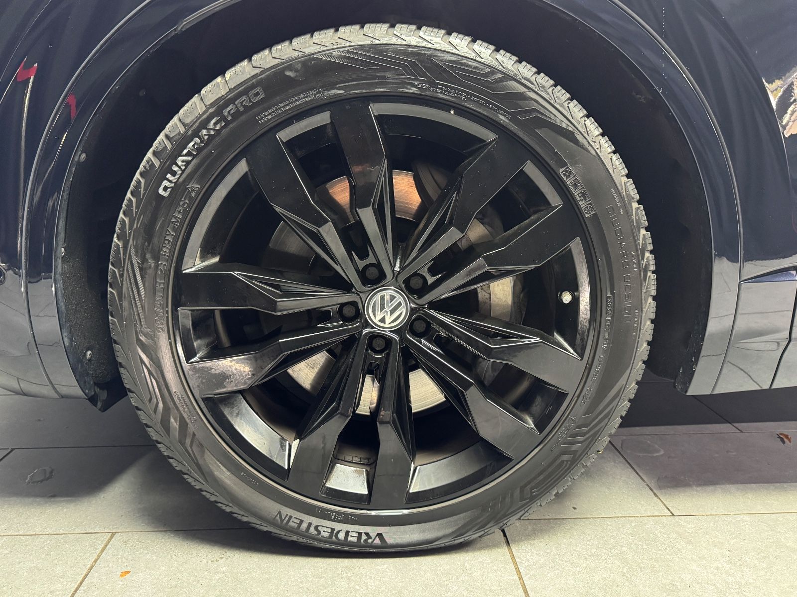 Fahrzeugabbildung Volkswagen Touareg 4.0 TDI V8 Atmosphere 4Motion|R-LINE|AHK