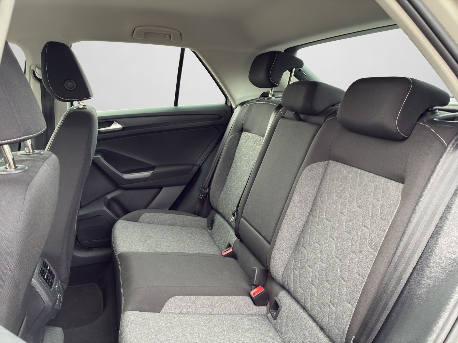 Volkswagen T-Roc - Bild 15