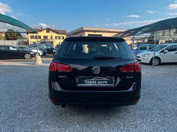 Volkswagen Golf - 6