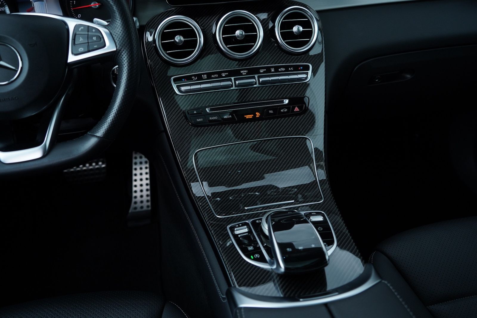 Fahrzeugabbildung Mercedes-Benz GLC 350 d 4Matic AMG COMAND|AHK|360°|LED|PANO