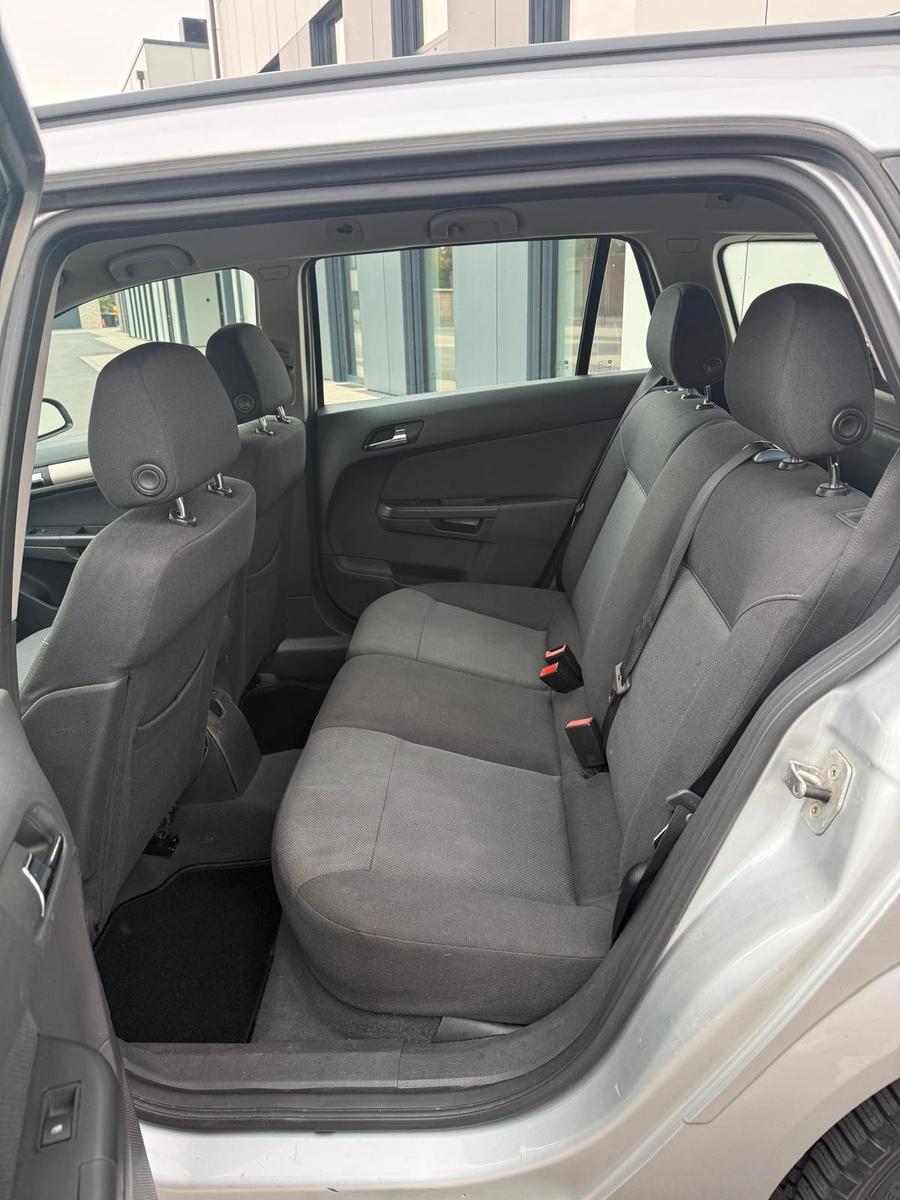 Opel Astra 2007 — photo 19