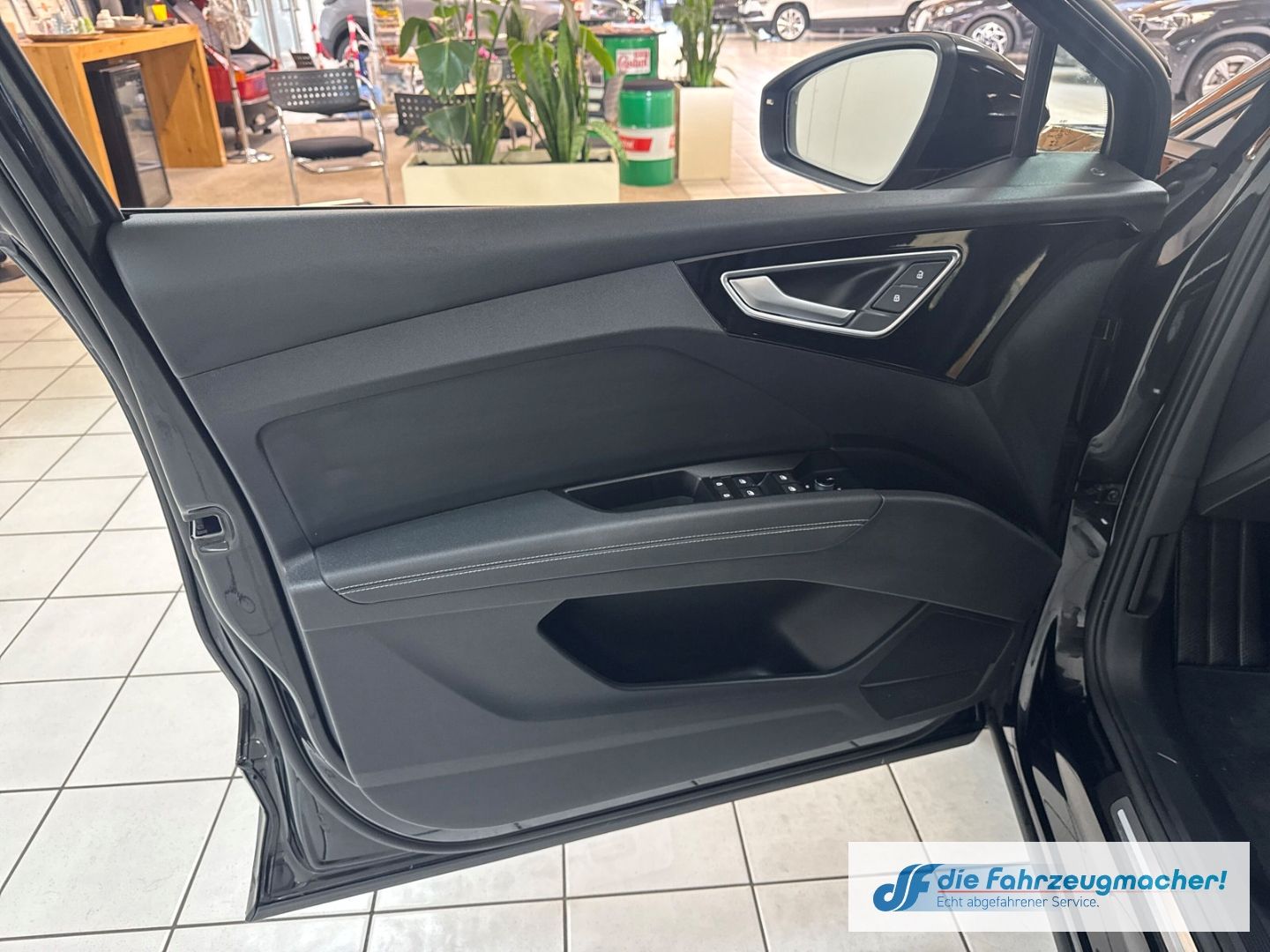 Fahrzeugabbildung Audi Q4 e-tron 45 quattro Sportpaket Navi Leder Digit