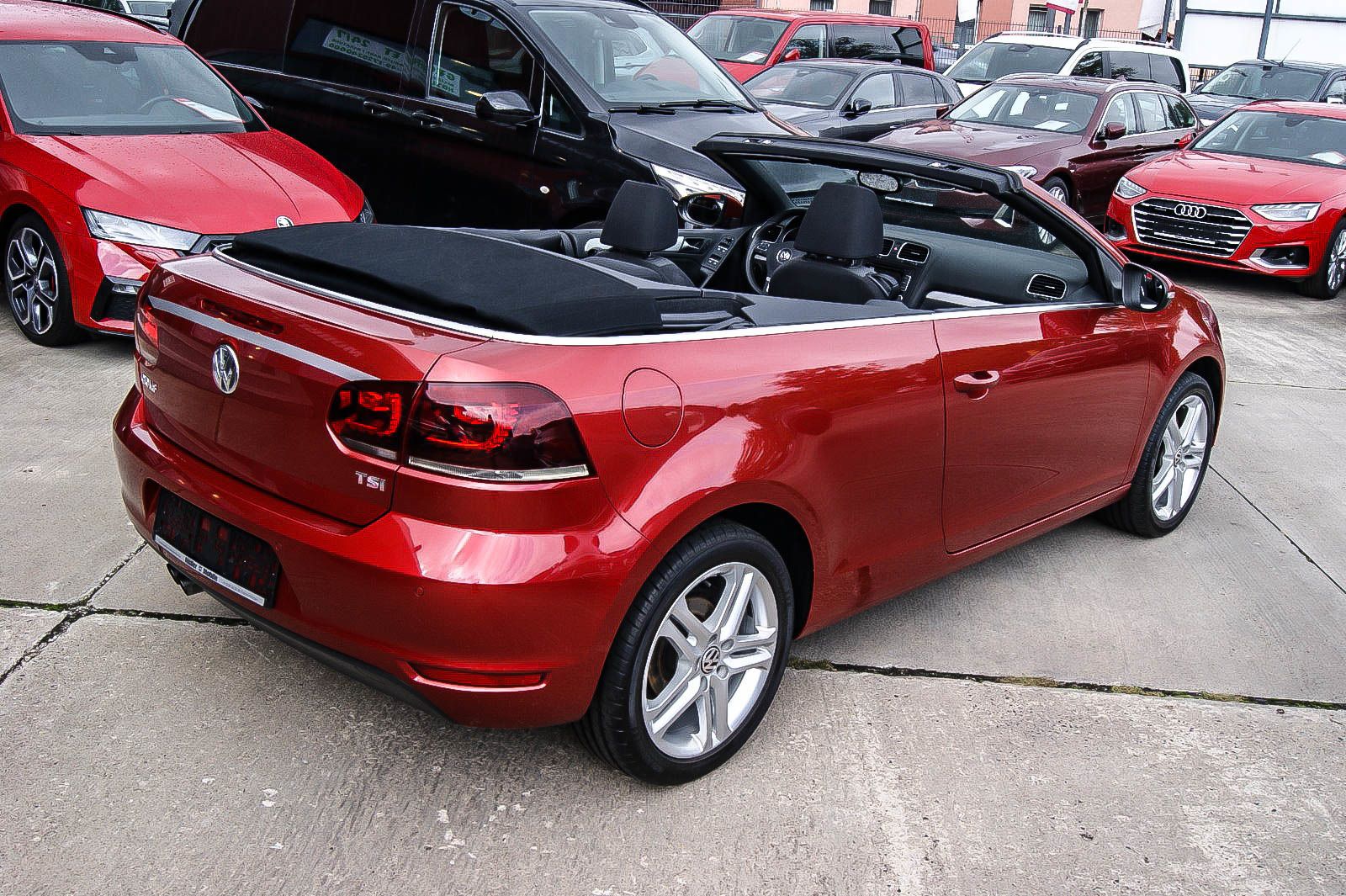 Fahrzeugabbildung Volkswagen Golf VI Cabriolet 14TSI NAVI WINTER PDC GEPFLEGT
