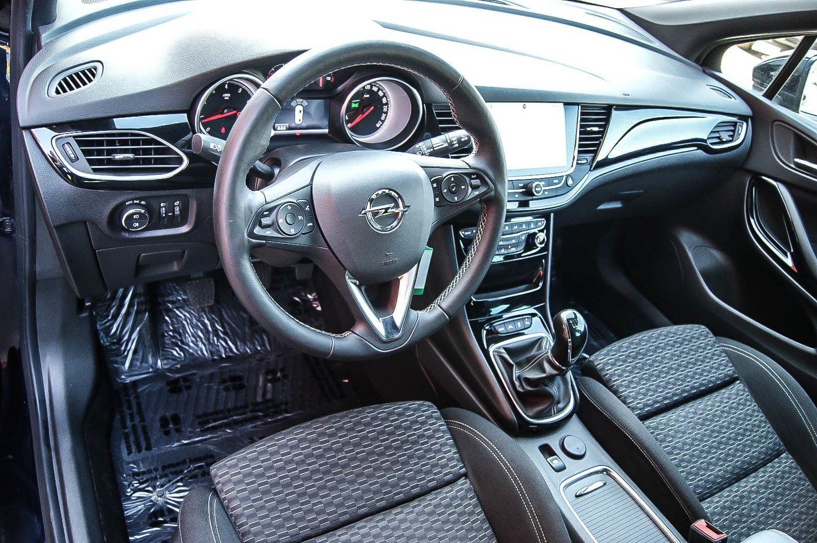 Fahrzeugabbildung Opel Astra K Sports Tourer 14 Dynamic NAVI 900 KAMERA