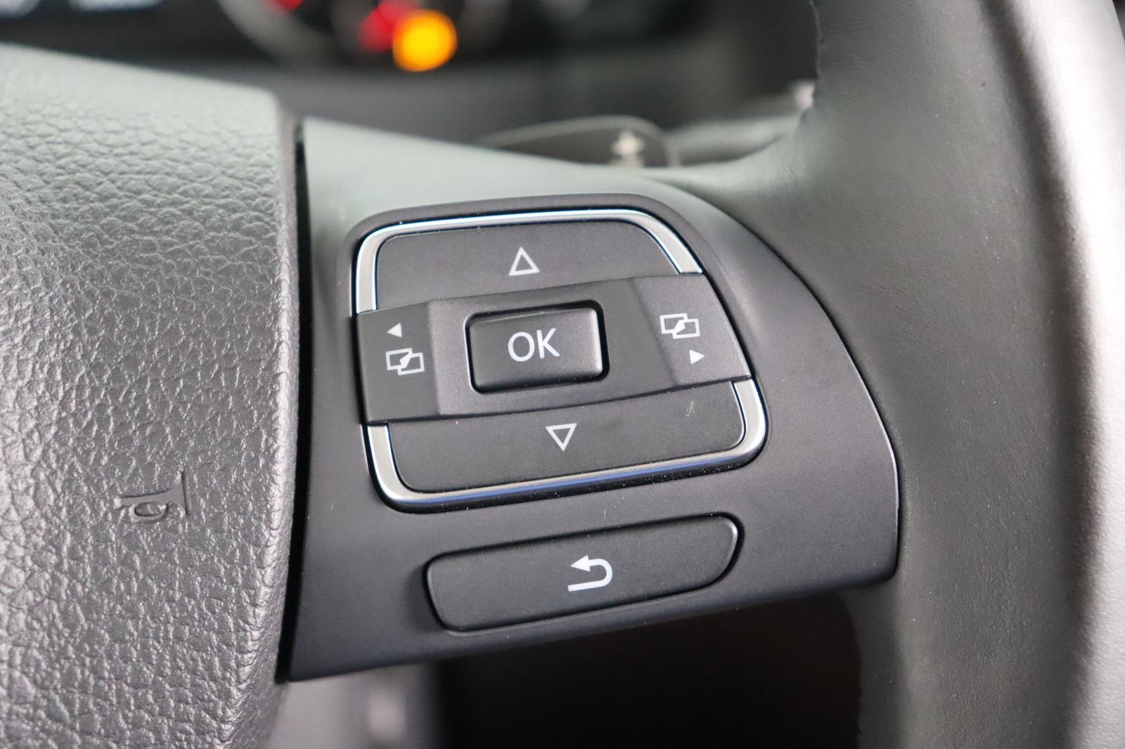 Volkswagen Tiguan * Pano * Navi * Xenon * Parkassistent Tra