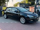 Opel Astra J Active 1.4T*Navi*Klima*Shzg*PDC*Alu* - Opel Astra: Limousine, J