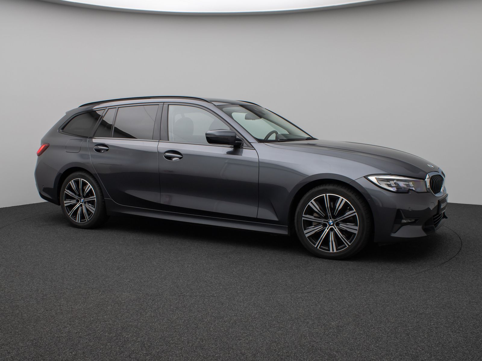 Fahrzeugabbildung BMW 330d xD Sport Line Kamera Lenkrhzg HUD DAB H/K
