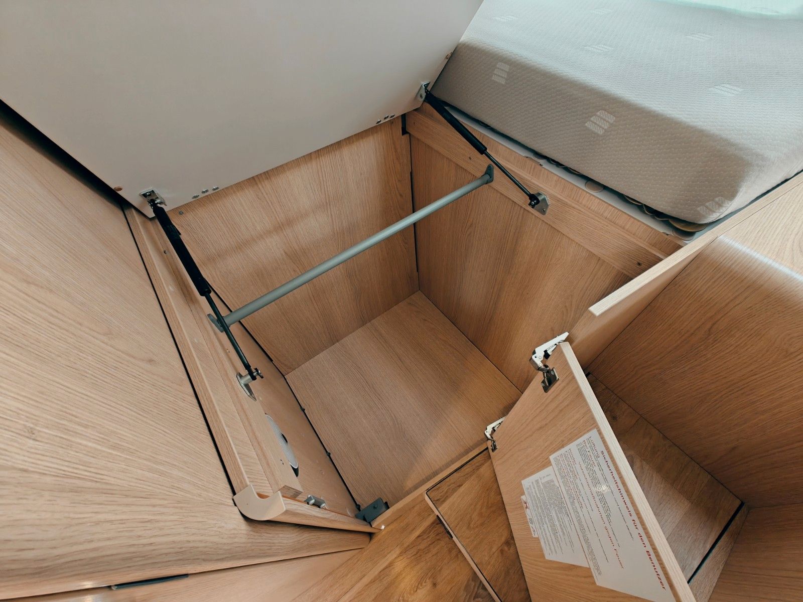 Fahrzeugabbildung HYMER / ERIBA / HYMERCAR B-KLASSE MC T 680 - AUS ERSTBESITZ