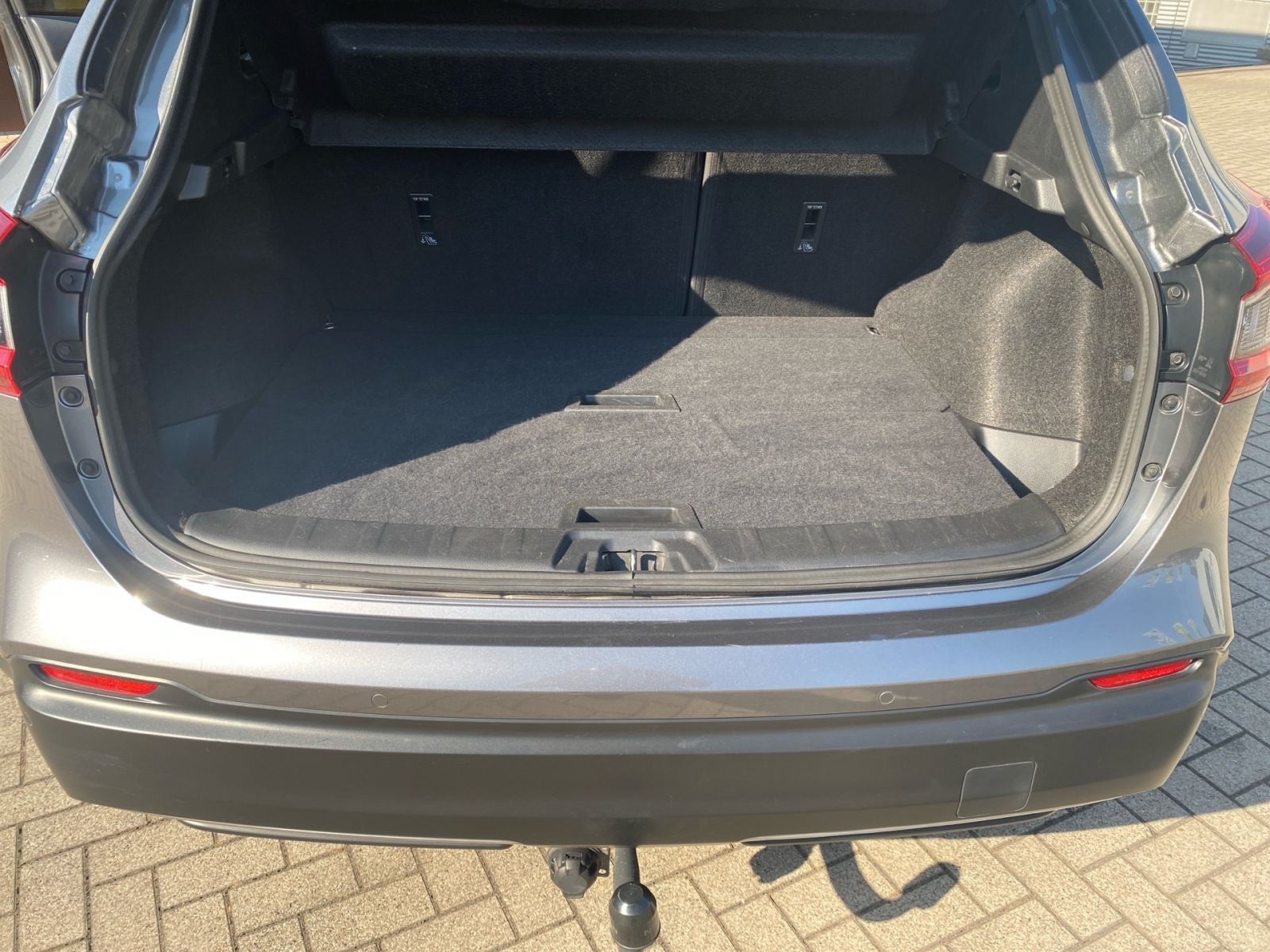 Fahrzeugabbildung Nissan Qashqai 1.3 DIG-T N-Connecta Automatik TCE 160